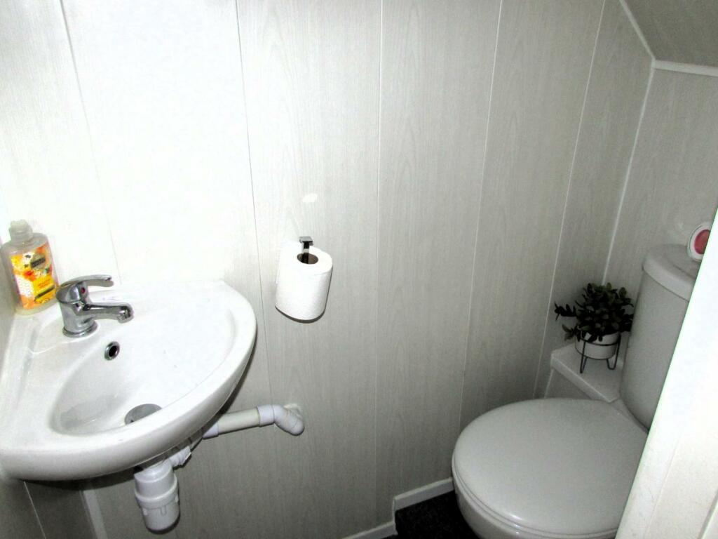 CliftonSt42wc.JPG