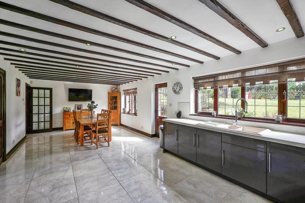 Kitchen/Dining Room