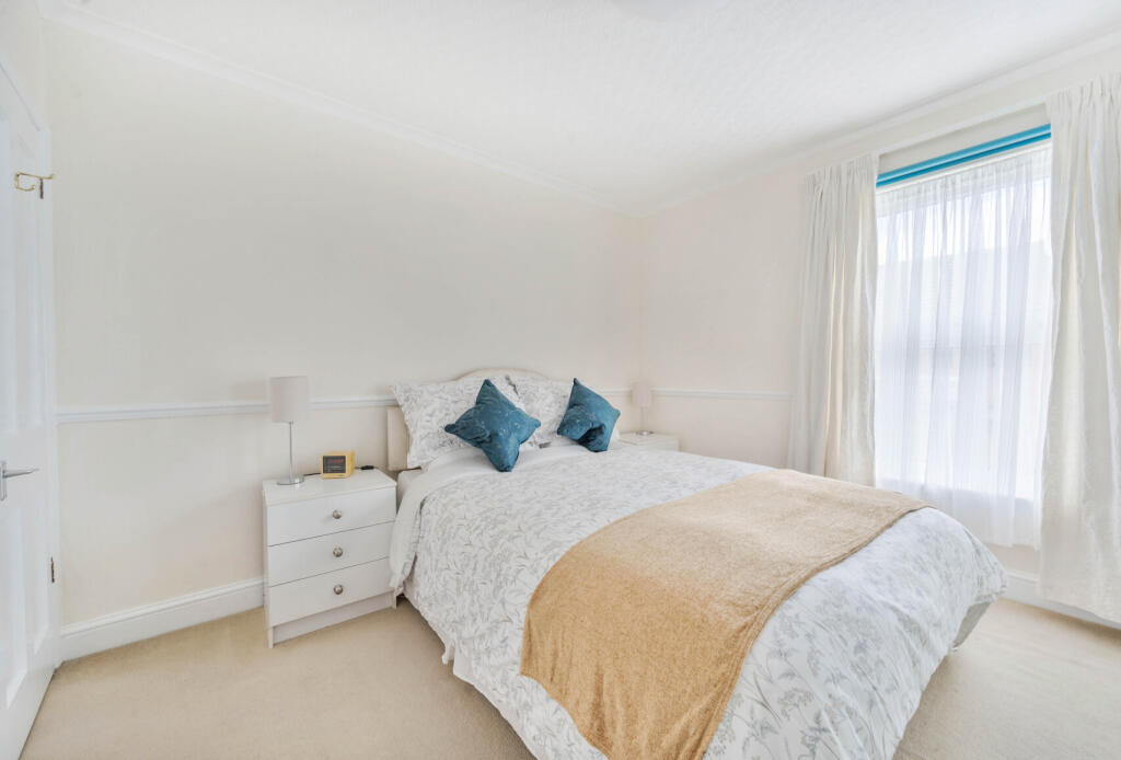 1303841-20-683d93...