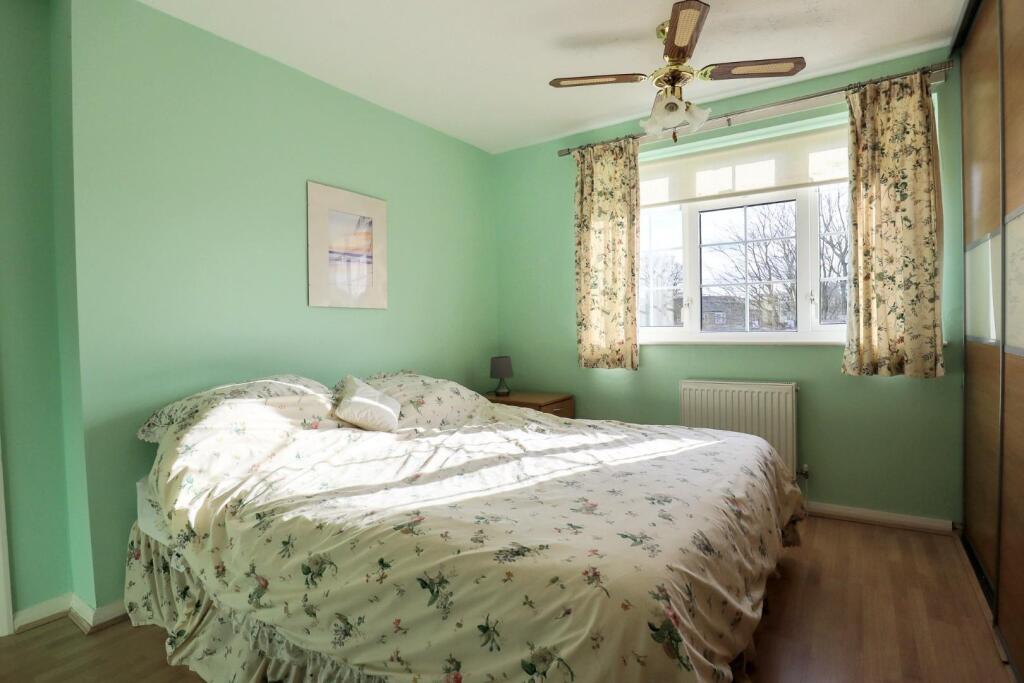 Bedroom 2 (2).jpg