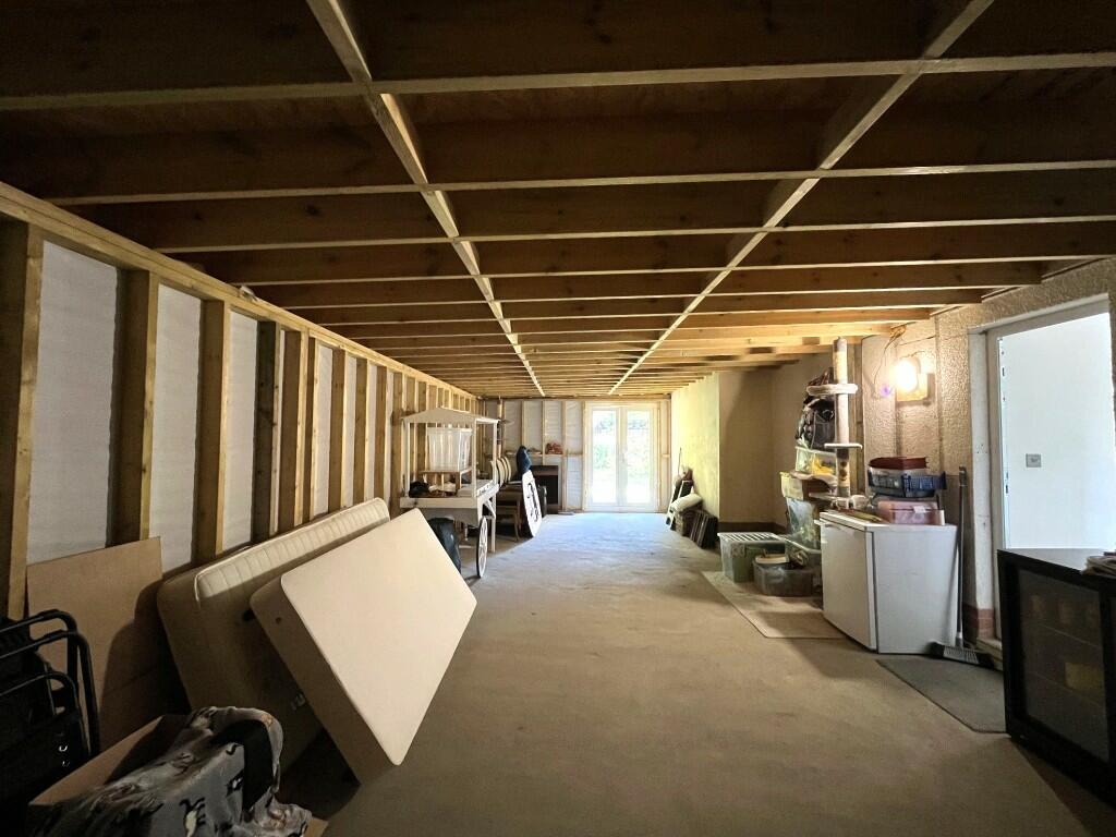 Garage/hobby room