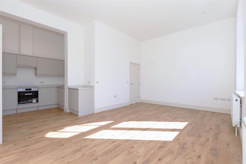 Northcourt Flat 1_2.jpg