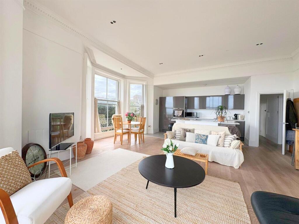Kitchen/Living Room
