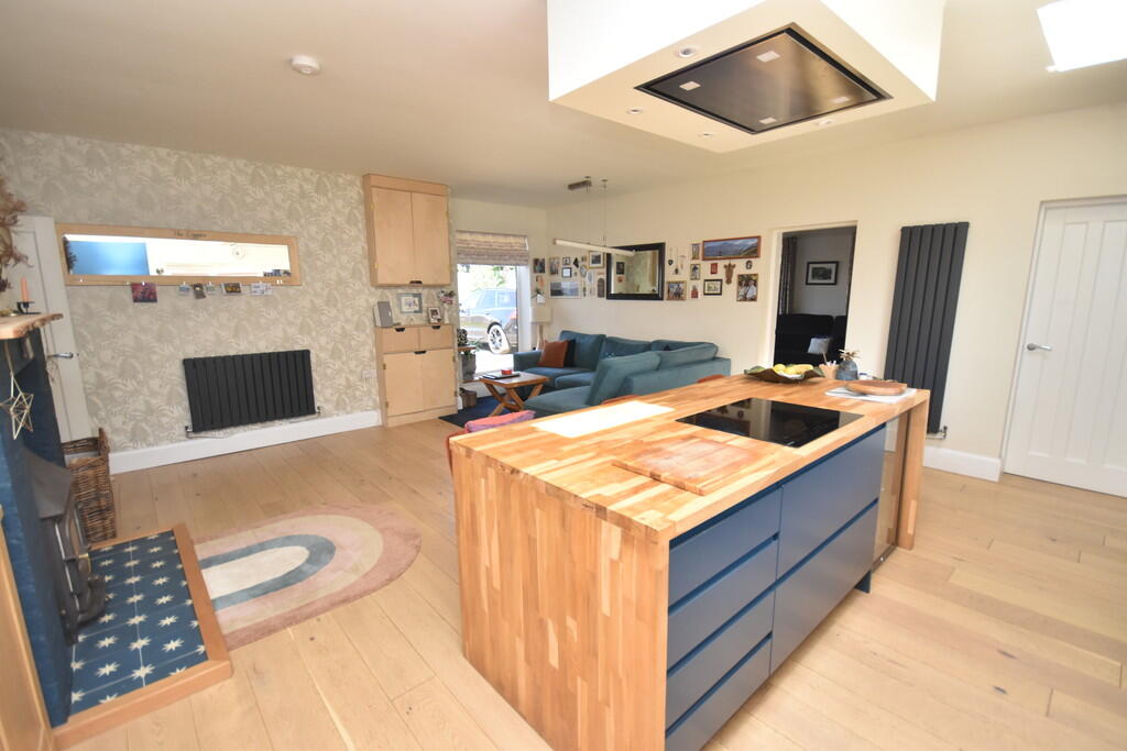 Kitchen/Family Ro...