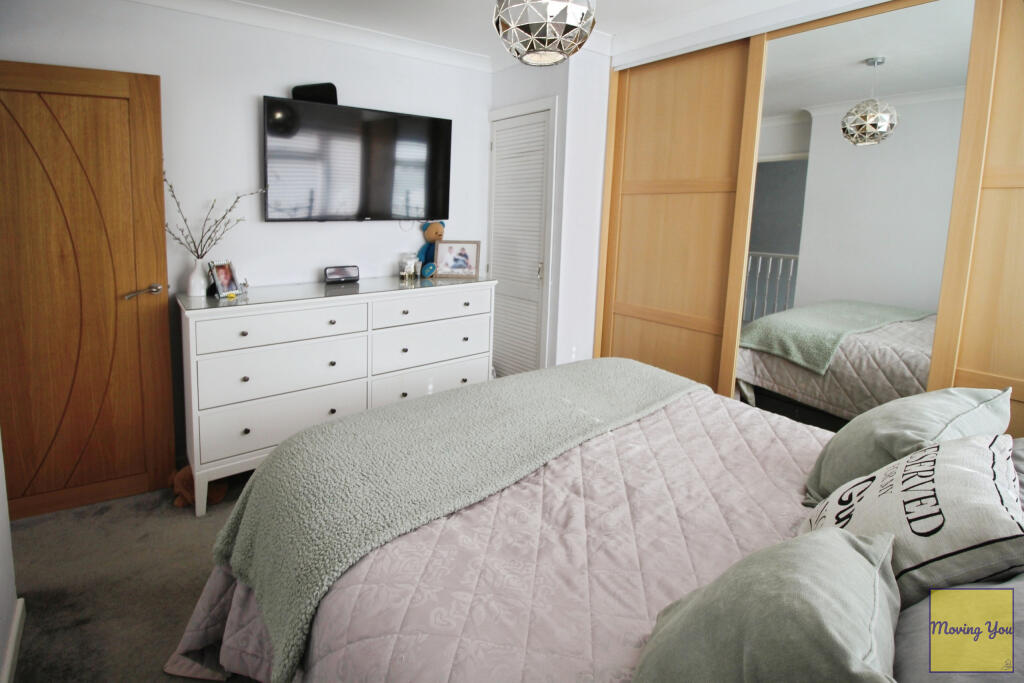 Bedroom 1.JPG