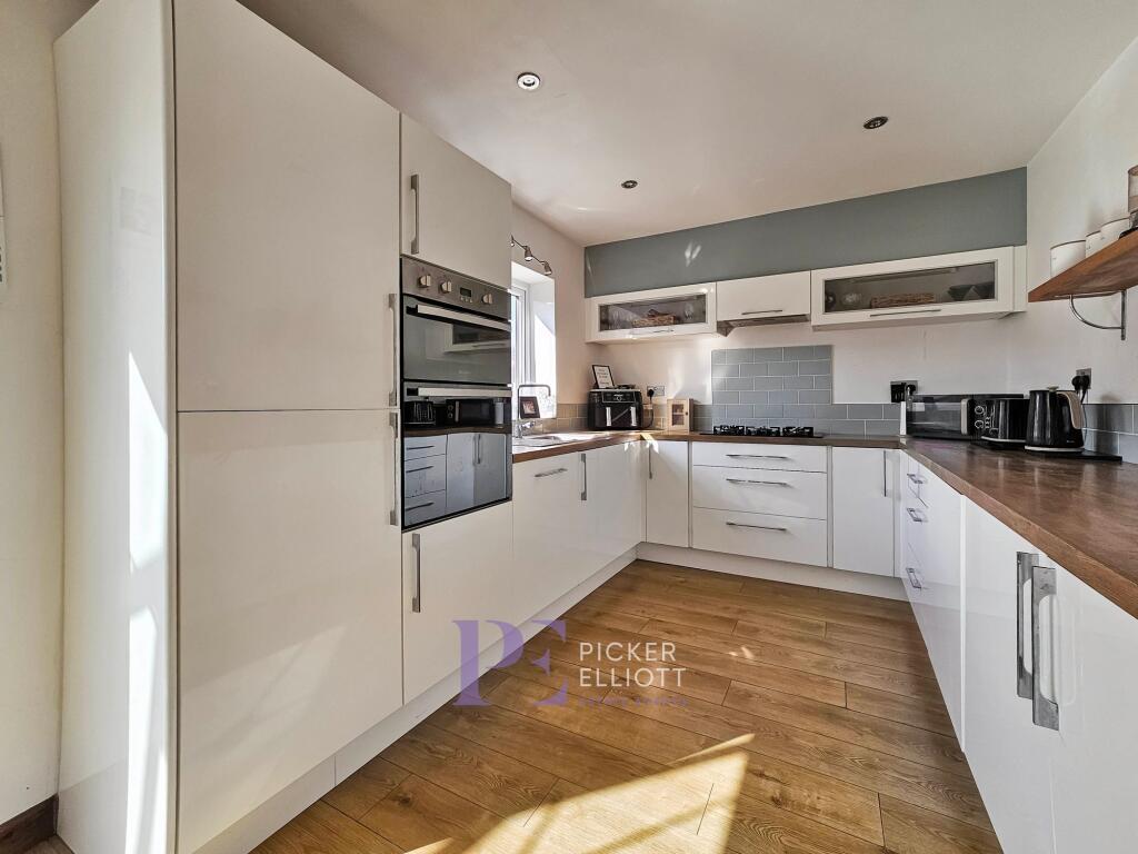 Kitchen dining room