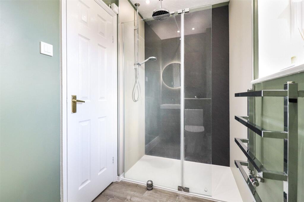 En-Suite Shower