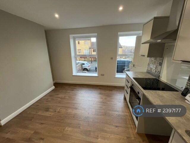 Kitchen/Living Room Photo 2
