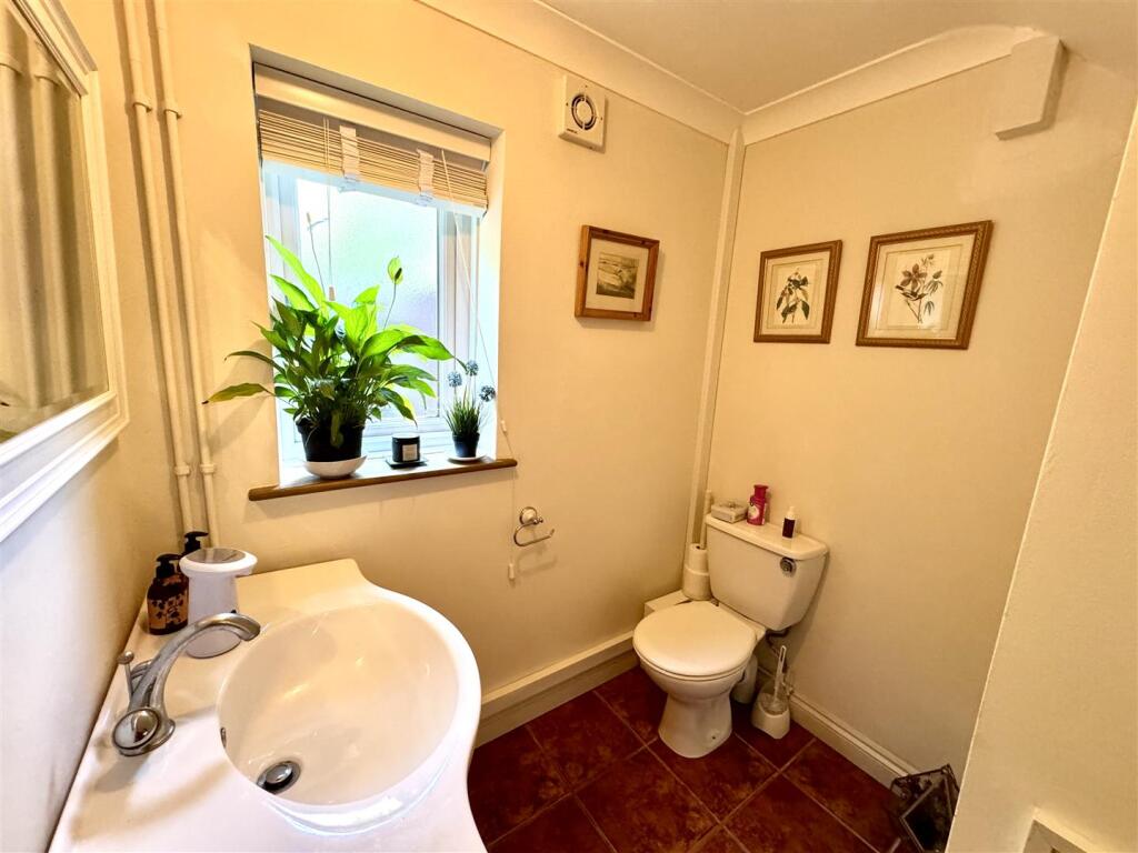 WC/CLOAKROOM