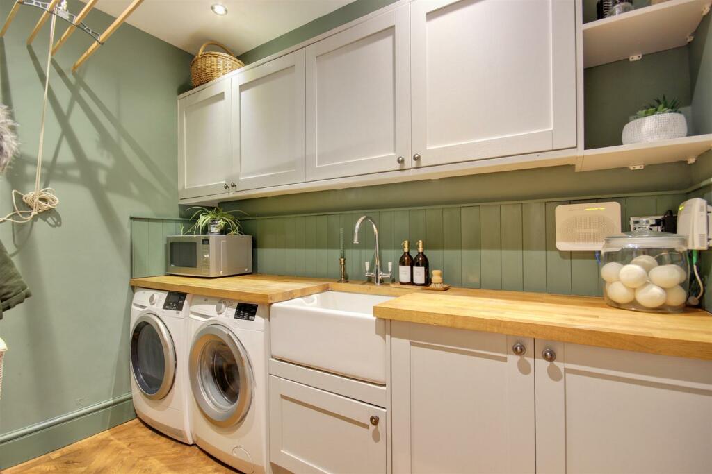 Priory Crescent (24).jpg
