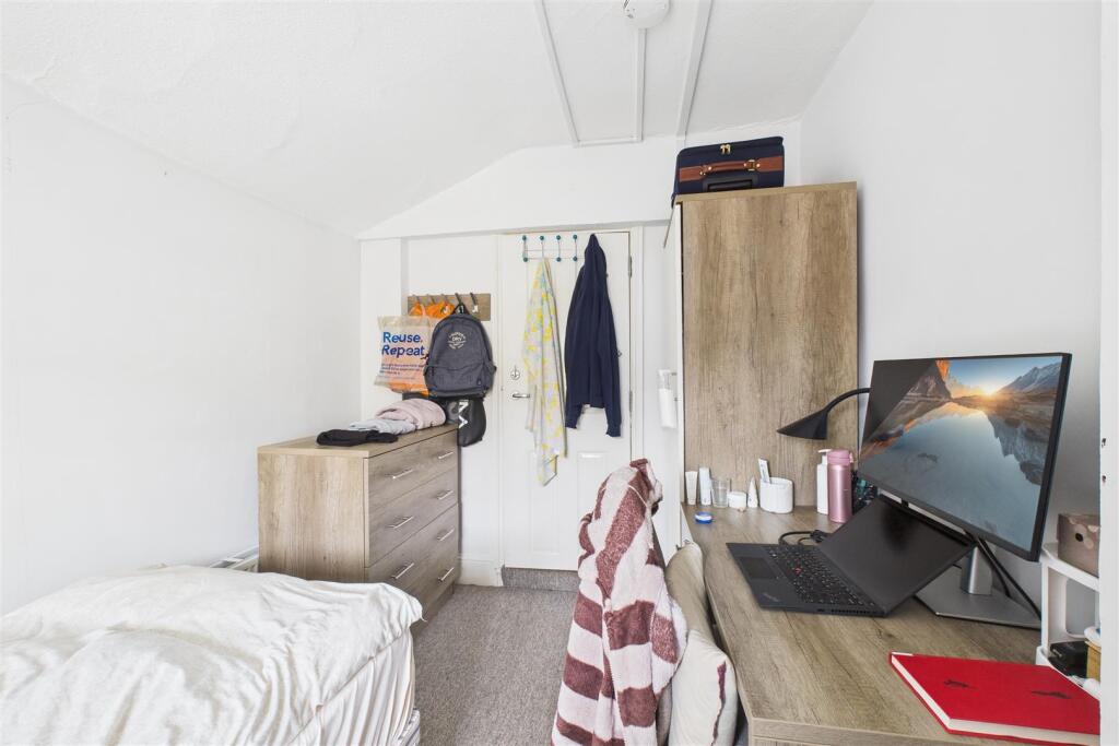 11 Osborne Villas, Kingsdown, Bristol BS2 8BP | Fr