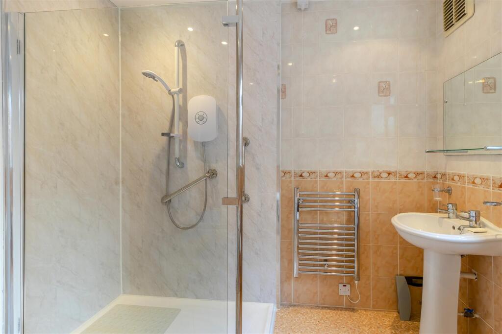 8651067-interior06.jpg