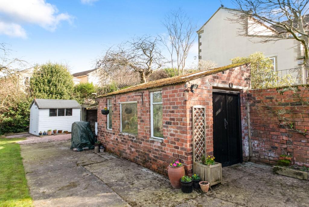 WORKSHOP / GARDEN STORE
