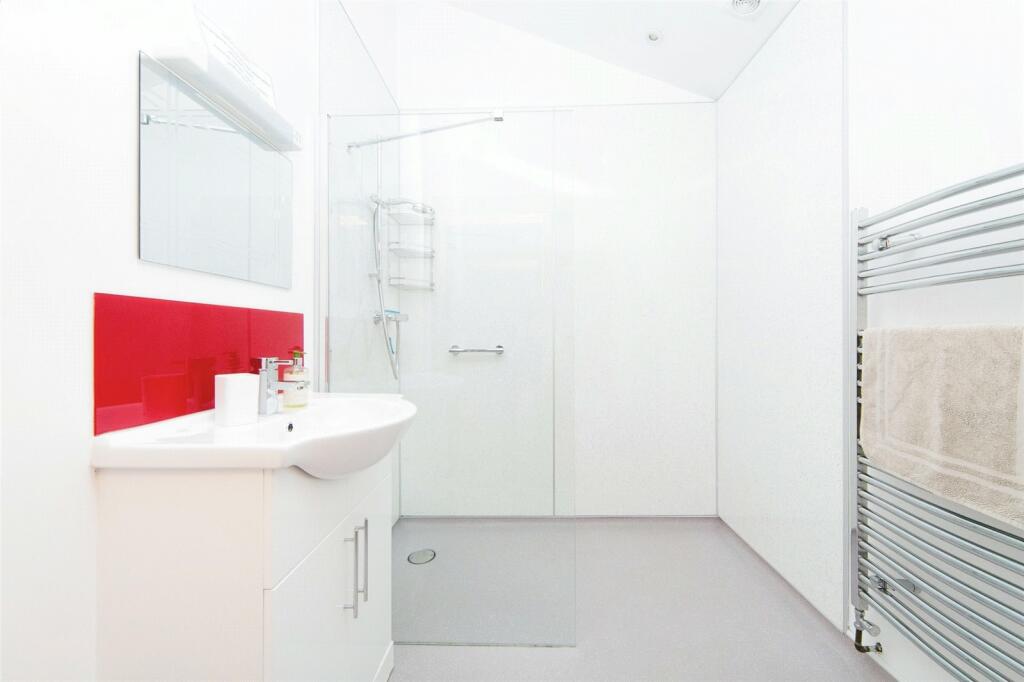 Beudy Isaf Wetroom