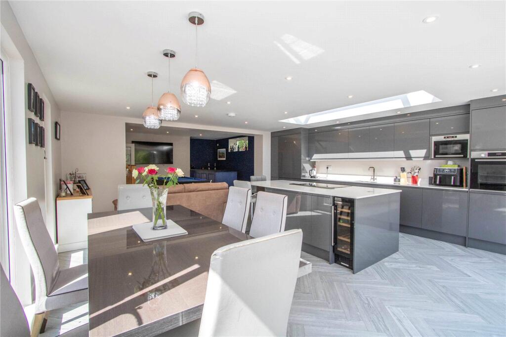 Kitchen/Diner/Family