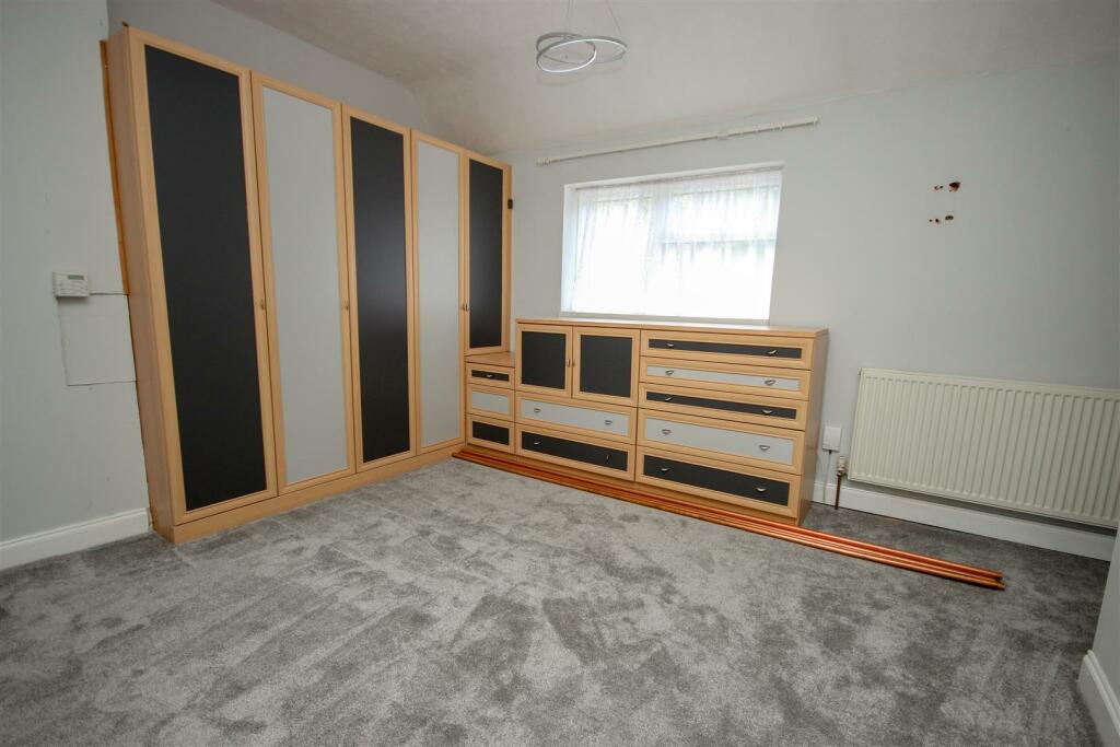 Master Bedroom 1.jpg