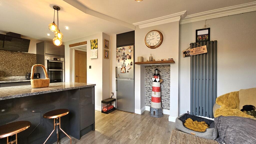 Kitchen / dining room