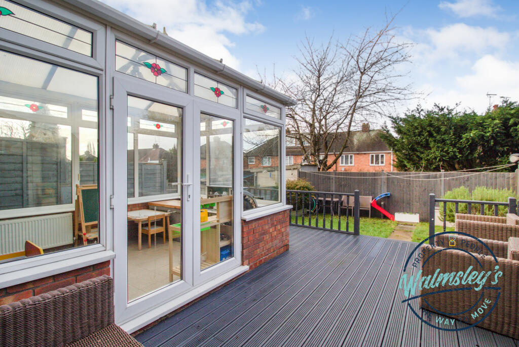Conservatory &amp; quality decked terrace