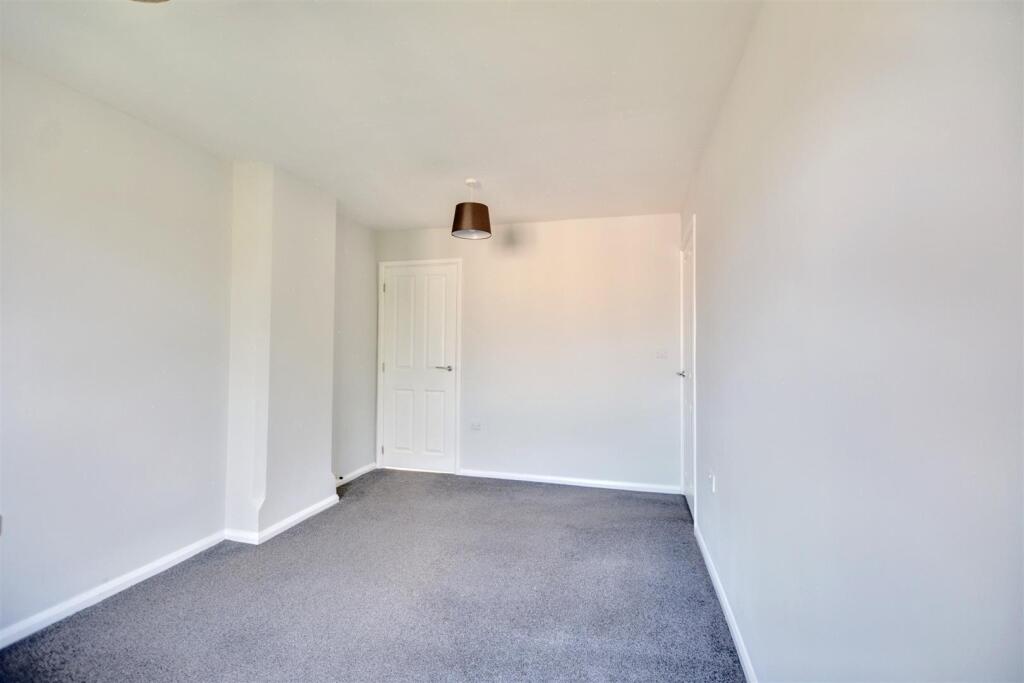 Bedroom 1_2.jpeg
