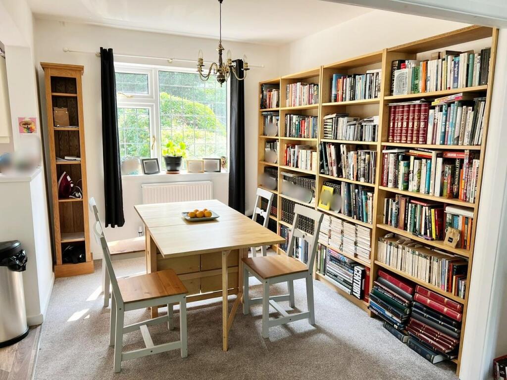 Dining area.jpg