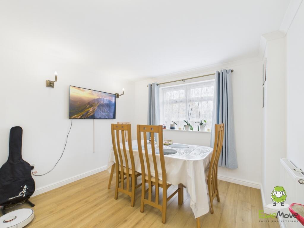 EweMove Estate Agents Basingstoke - Bennet Close