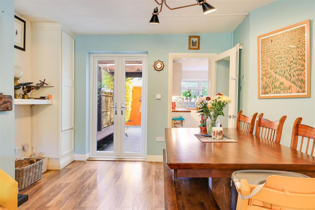 Living / Dining Room (4)