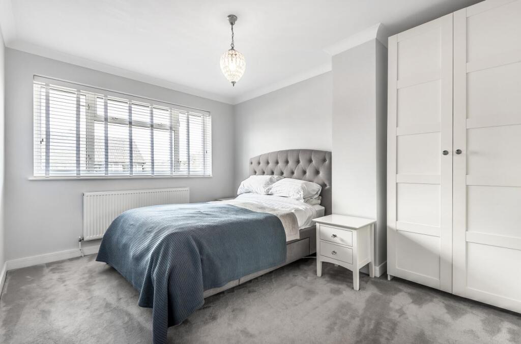 bed 1.jpg