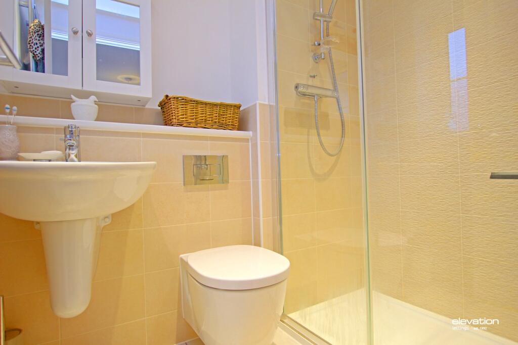En suite to master
