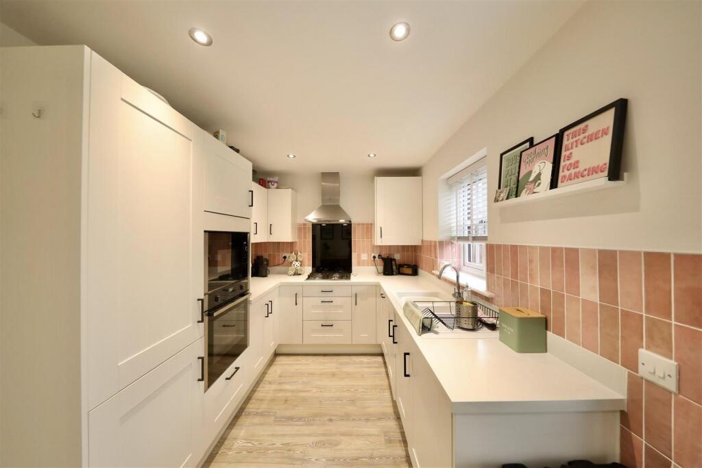 Kitchen diner