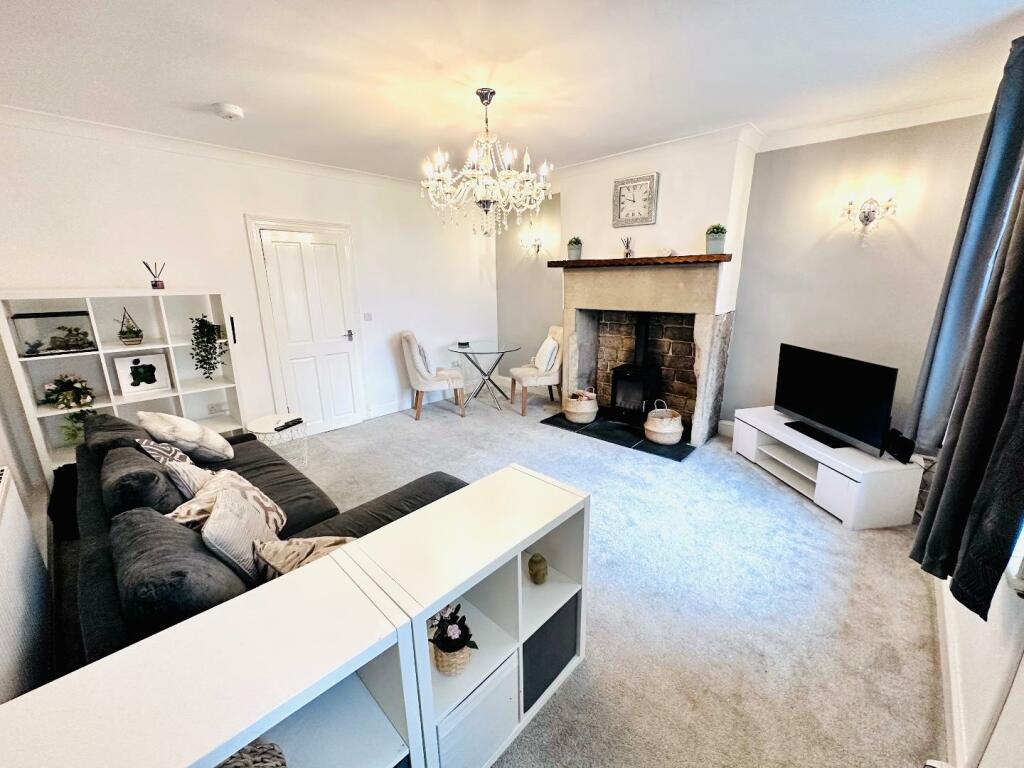 SPACIOUS LOUNGE