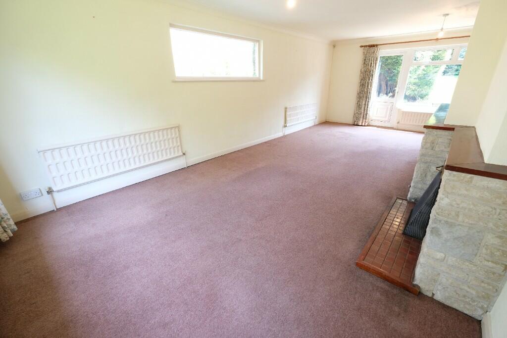 SITTING/DINING ROOM