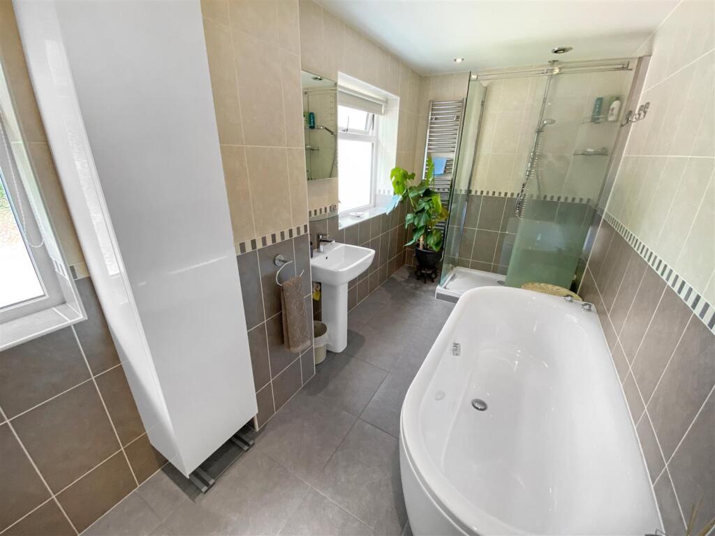 Family Bathroom/Shower/WC