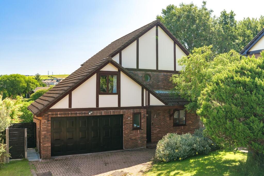 9 Kirkdale Close External-1.jpg