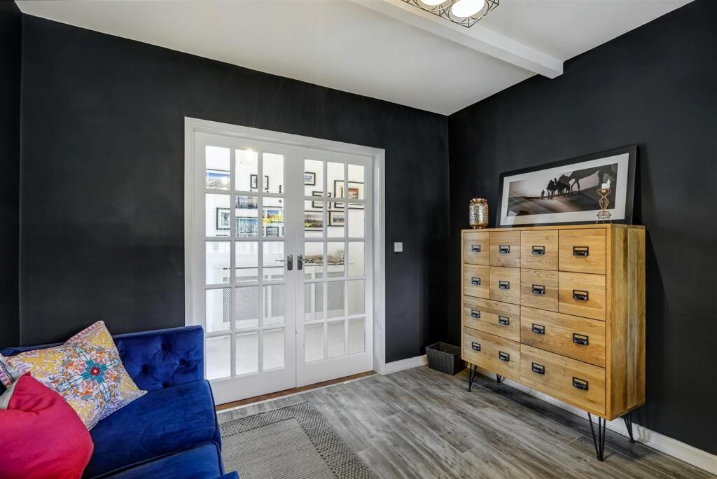 Sitting Room/Study/Bedroom 5