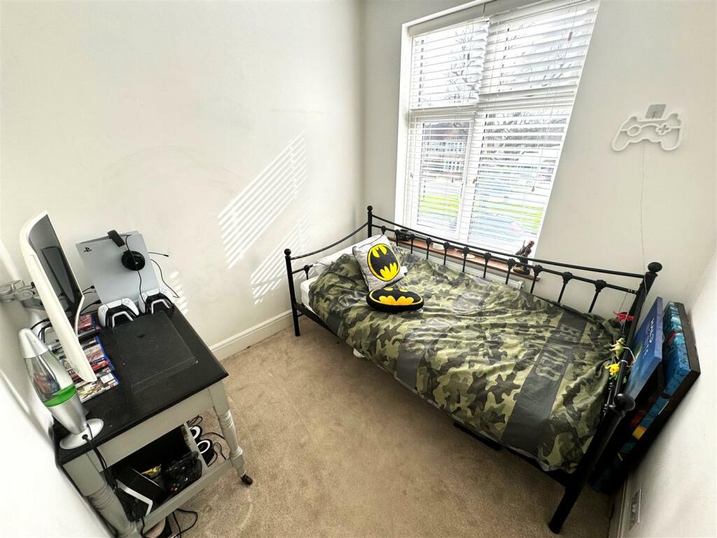 Small Bedroom.jpg