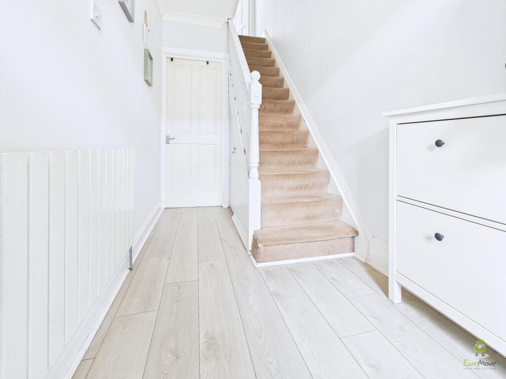 CAM01543G0-PR0155-STILL001