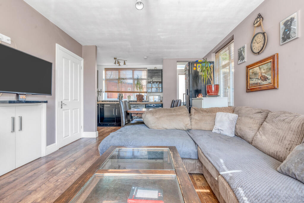 Hawthorne Gardens...