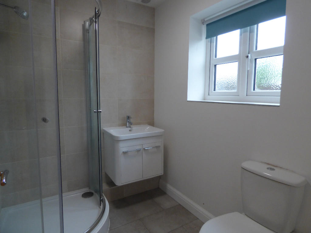 D'stairs Shower Room