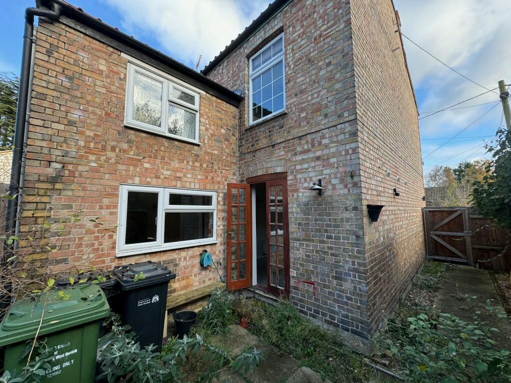 J (Medium) T202411131727.jpg