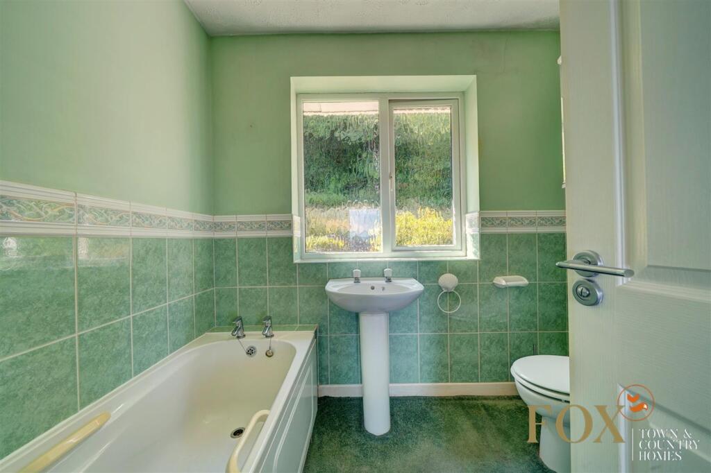 23 Queens Drive (25).jpg