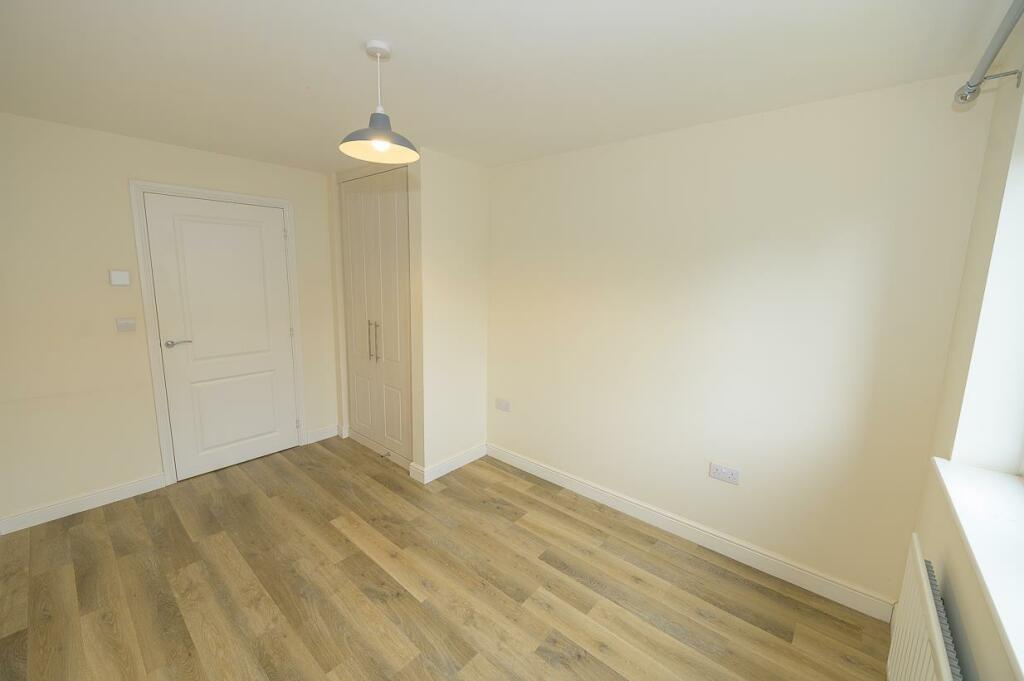 Bedroom pic 2.jpg