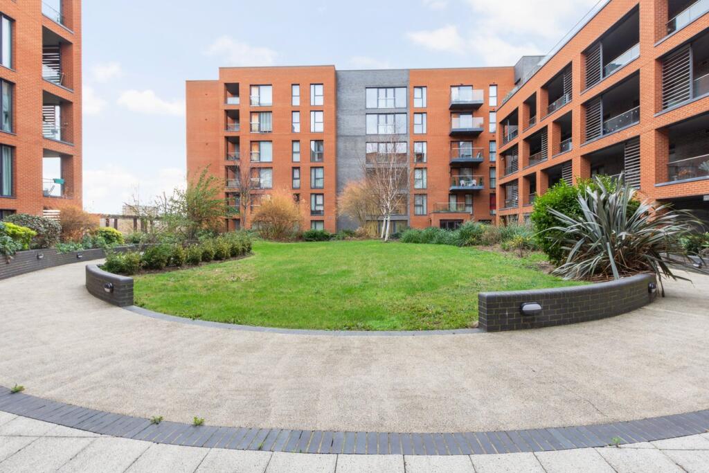 Cranfield Walk, London, SE3