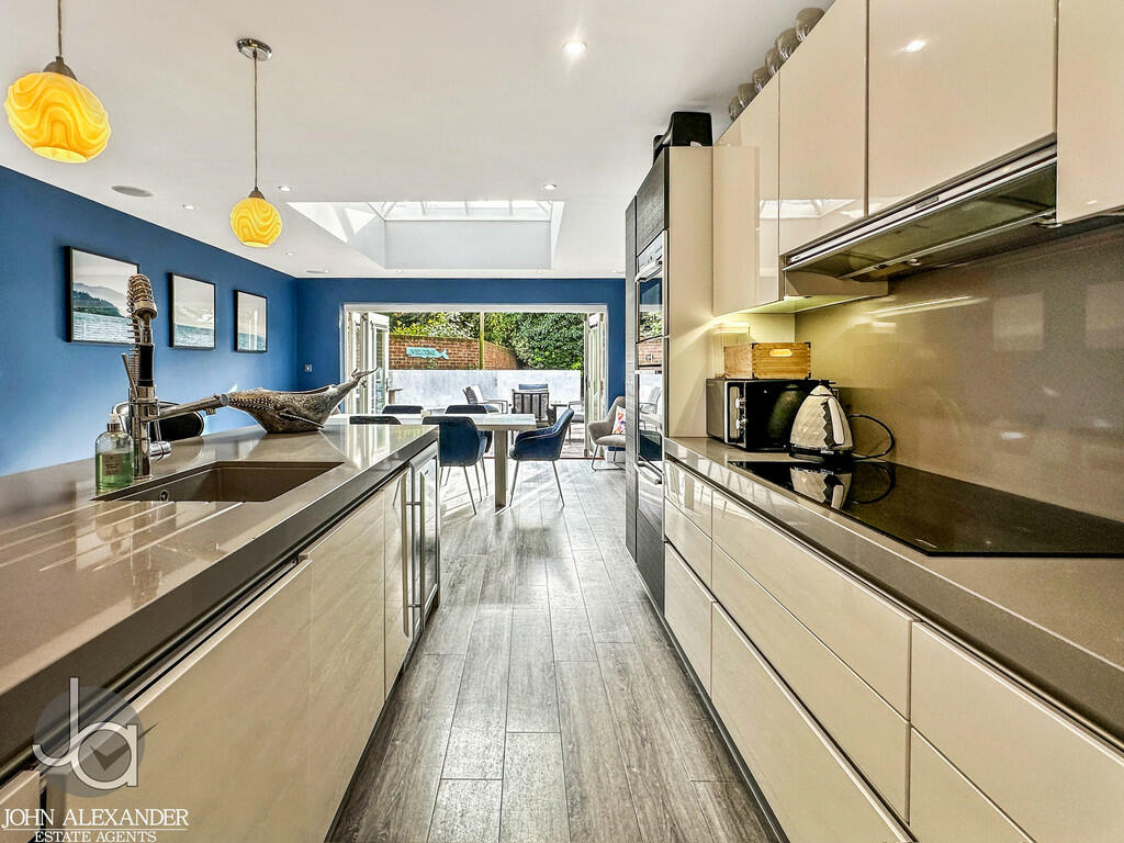 20241017_13561993...