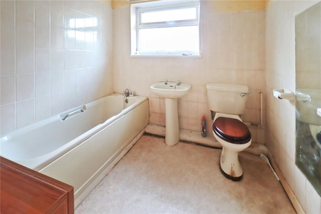 Bathroom T202512301428.jpg