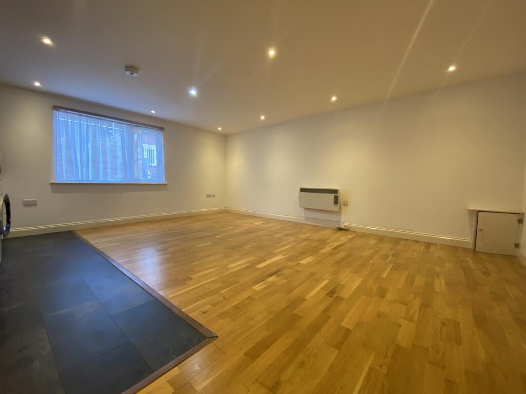 pyle new lounge 