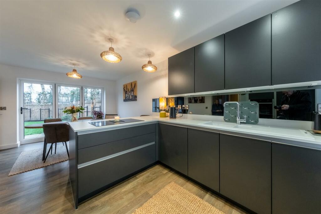 8 Mulberry Avenue-001.jpg