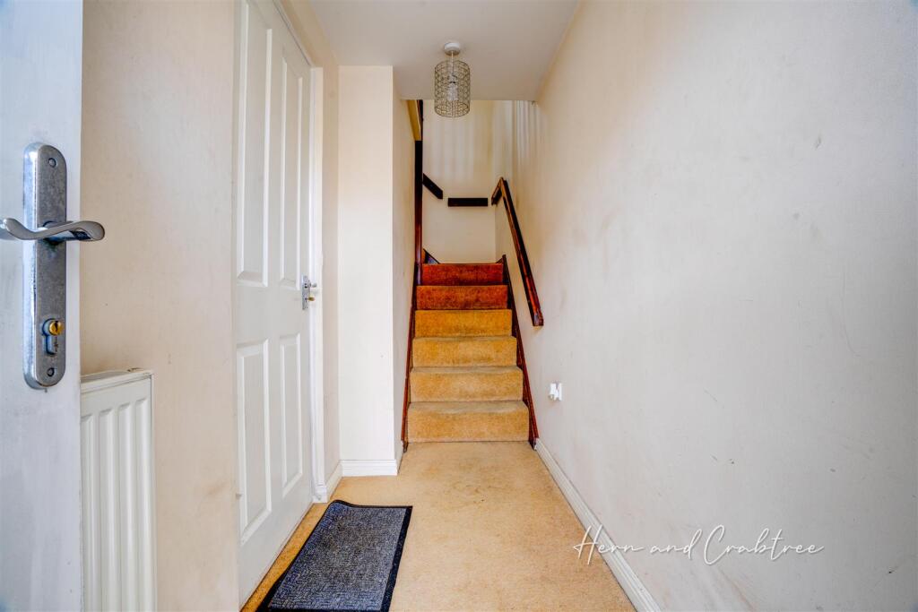 Threipland Drive, Heath, HernCrabtree Lettings (15