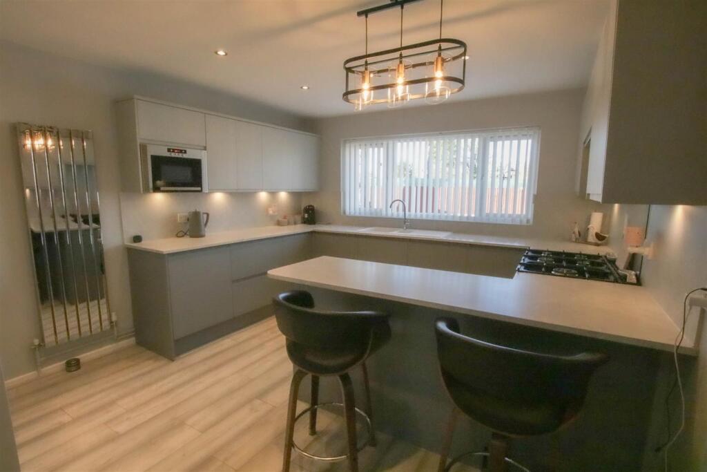 BREAKFAST KITCHEN