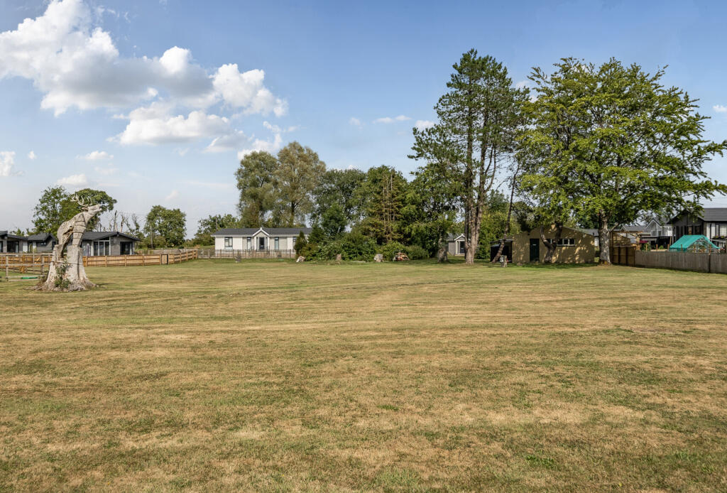 1332193-3-688a395...