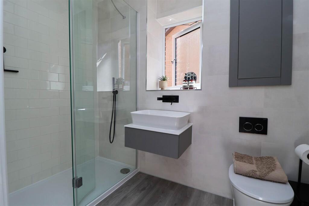 ENSUITE.jpg